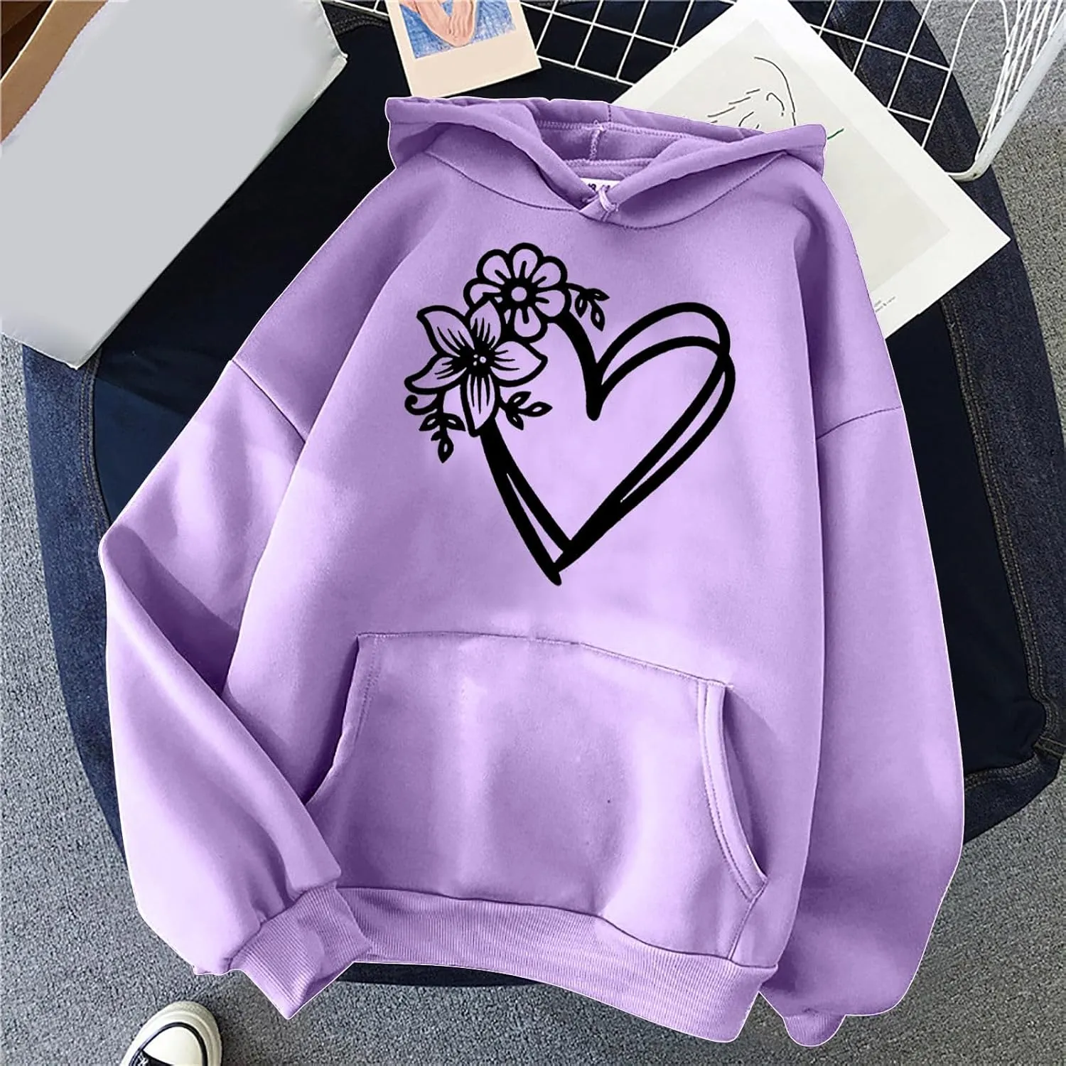 Hoodies for Women Heart Print Floral Graphic Sweatshirt Casual Long Sleeve Drawstring Hoodie with Pocket
