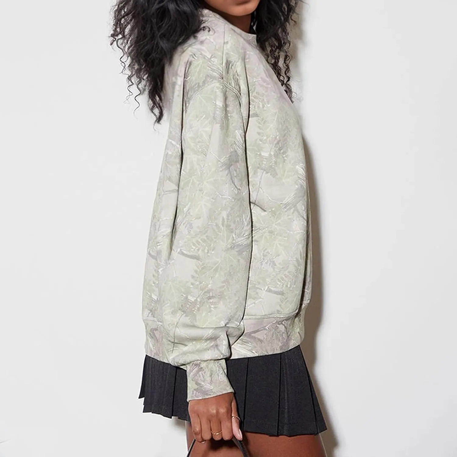 Womens Camo Sweatshirt Maple Leaf Print Oversized Long Sleeve Pullover Tops Loose Crewneck Shirt Fall Trendy Clothes