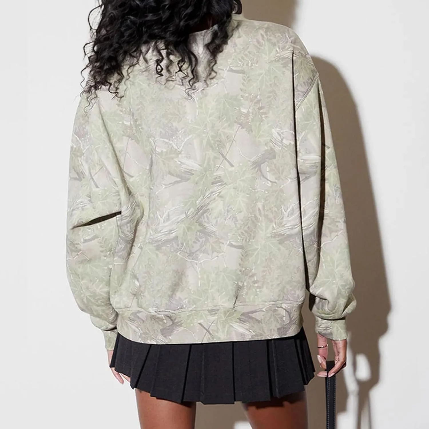 Womens Camo Sweatshirt Maple Leaf Print Oversized Long Sleeve Pullover Tops Loose Crewneck Shirt Fall Trendy Clothes